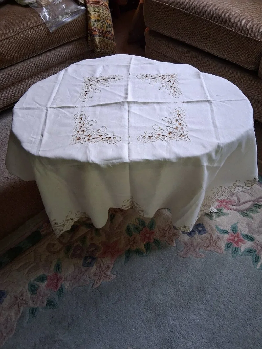 Vintage Embroidered Cutwork Tablecloth Set • 50